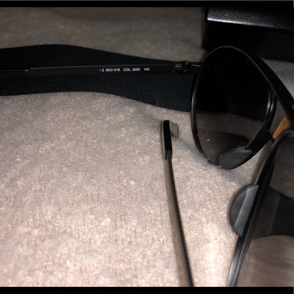 Givenchy sunglasses - Picture 4 of 4